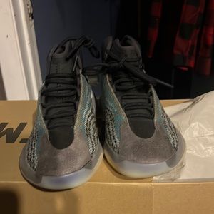 Yeezy turq black gray